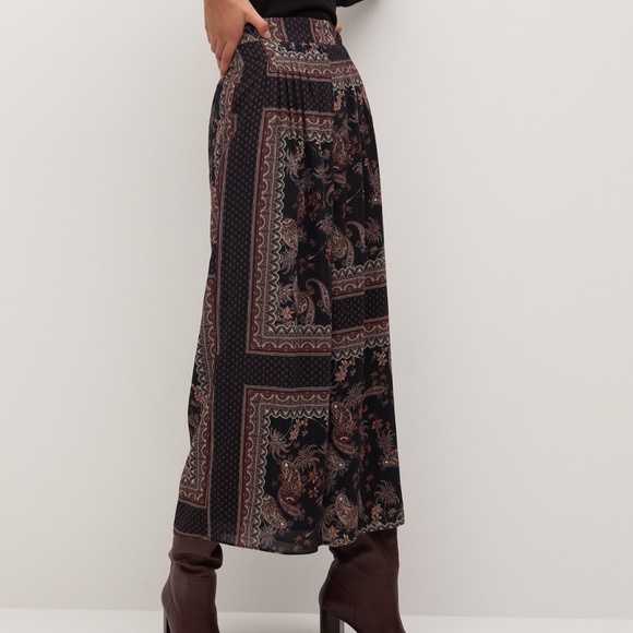 Mango Pants - Flowy paisley printed trousers